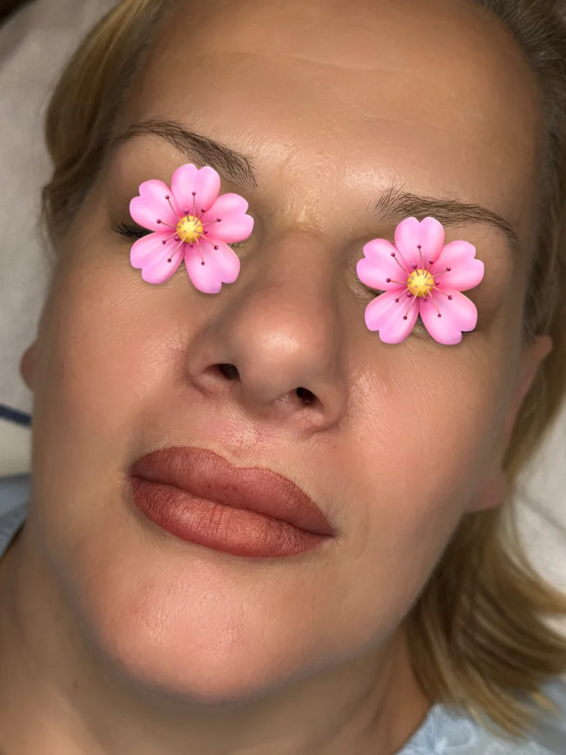 Trajna Šminka Usana - Elegantan Stil